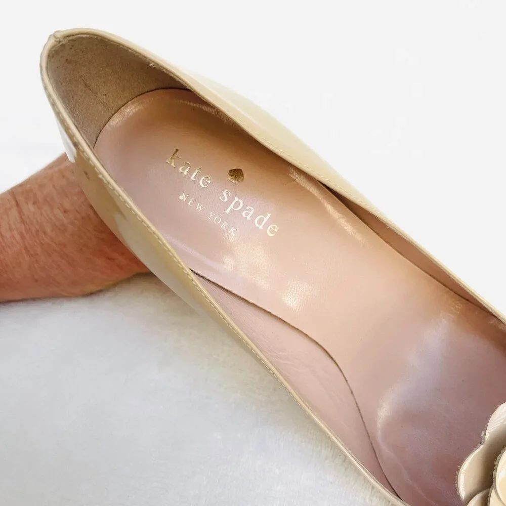 NWT Kate Spade nude patent leather Linden pump Made in Italy